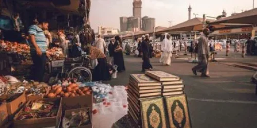 9 Tips Belanja Oleh-Oleh di Makkah dan Madinah Agar Hemat - Hargaumroh.id